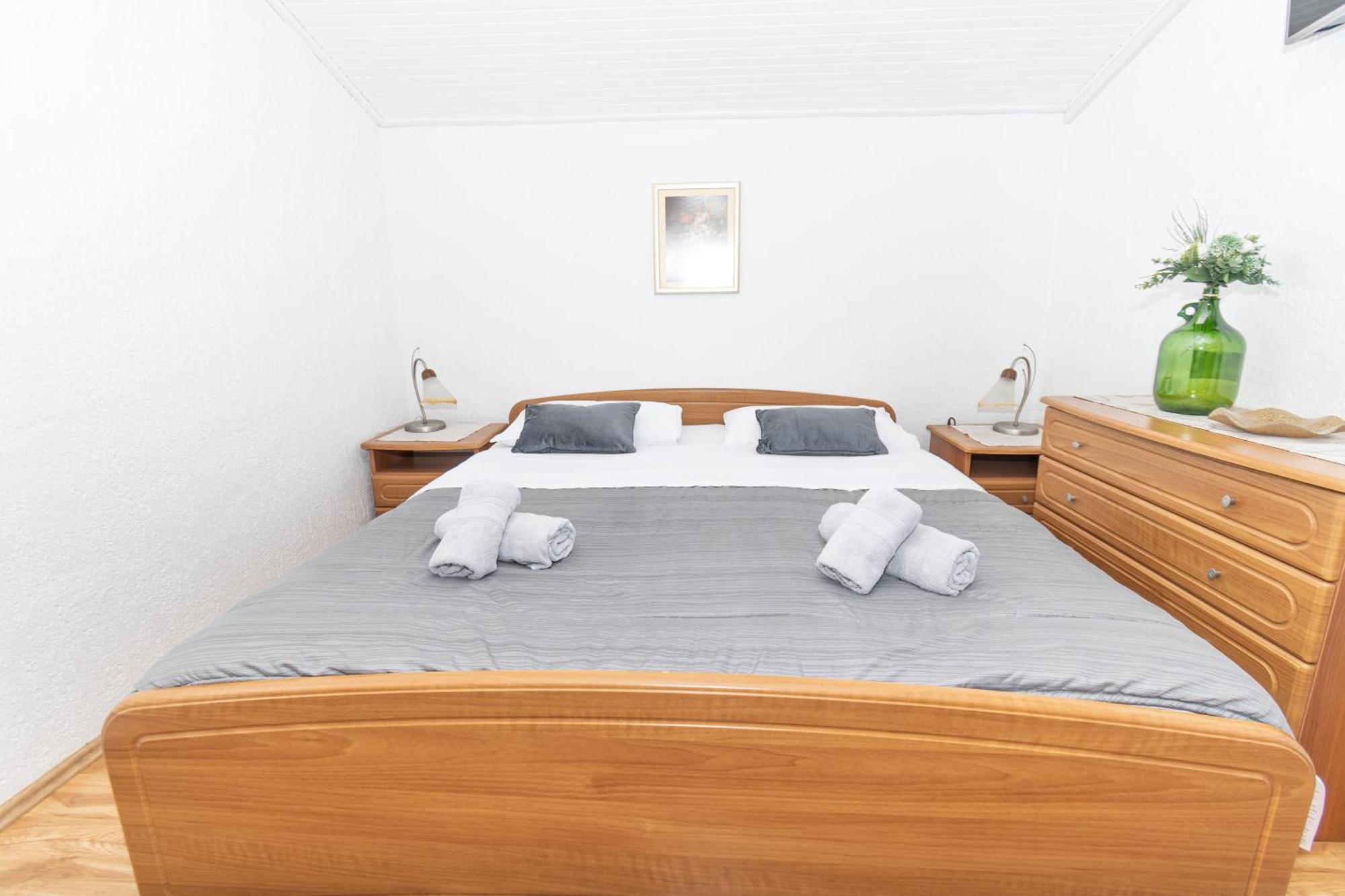 Spacious Villa For 10 With A Big Private Pool 特里尔 外观 照片