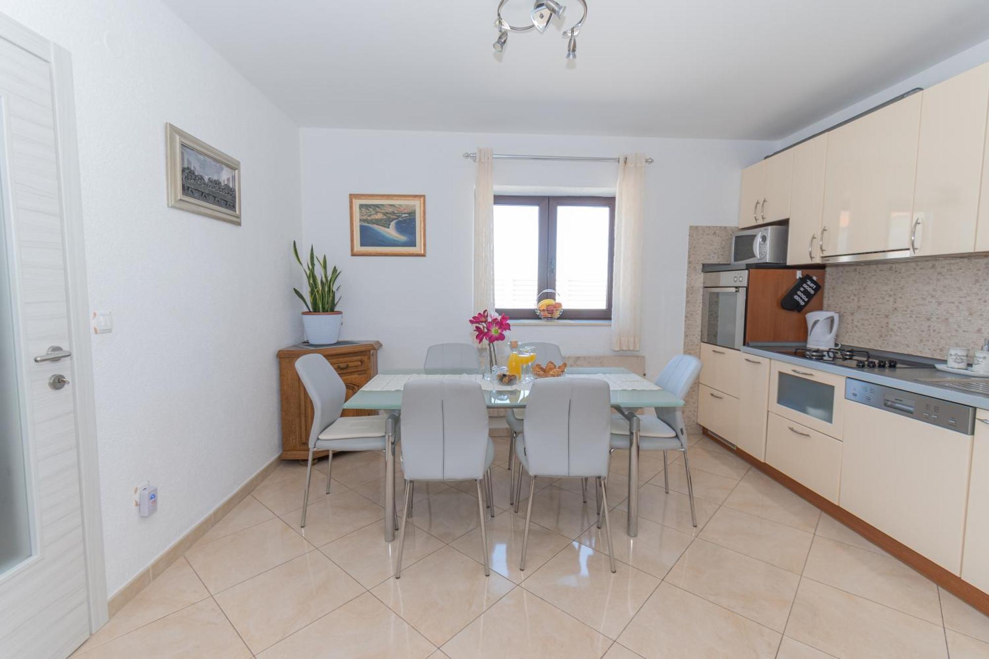 Spacious Villa For 10 With A Big Private Pool 特里尔 外观 照片